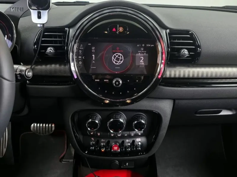 2022 Mini Clubman с пробегом 27 612 км