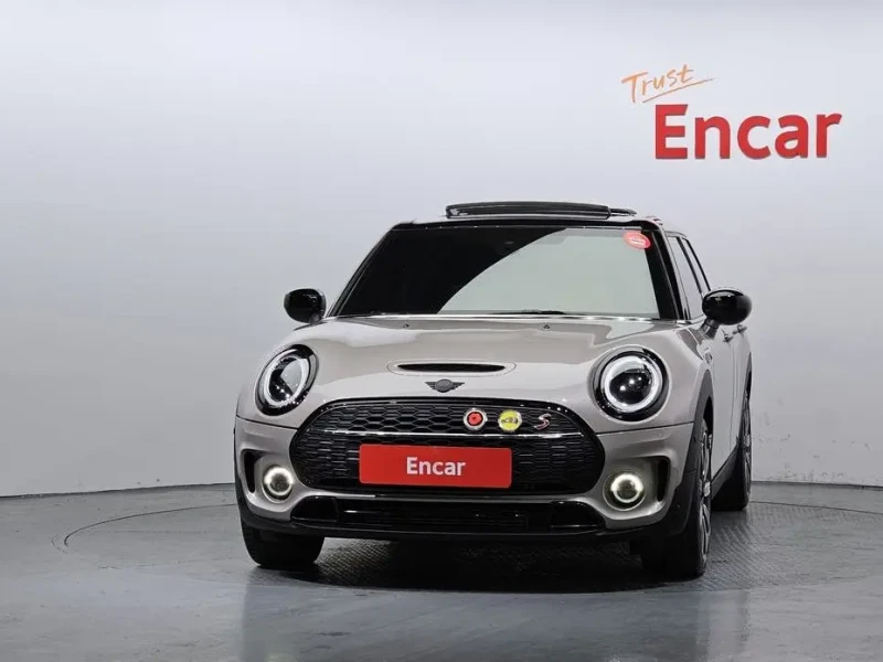 2022 Mini Clubman с пробегом 16 126 км