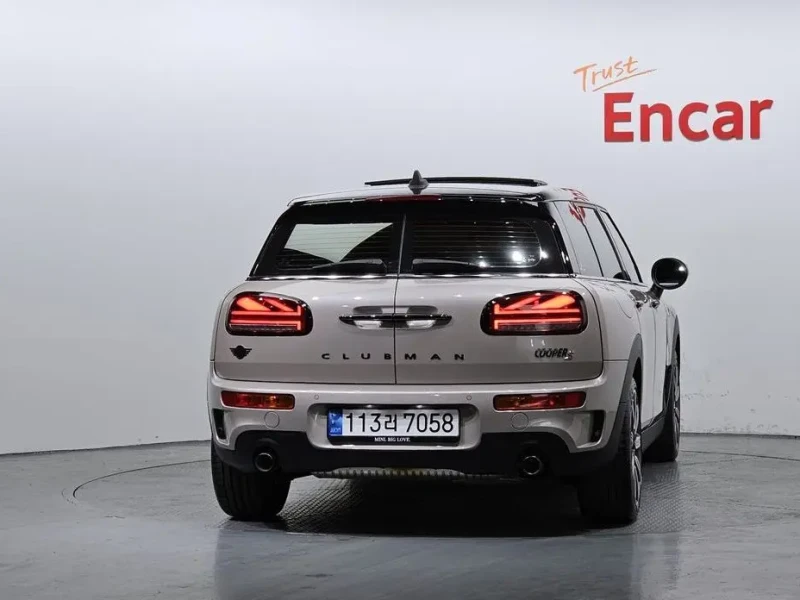 2022 Mini Clubman с пробегом 16 126 км