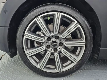 2022 Mini Clubman с пробегом 16 126 км