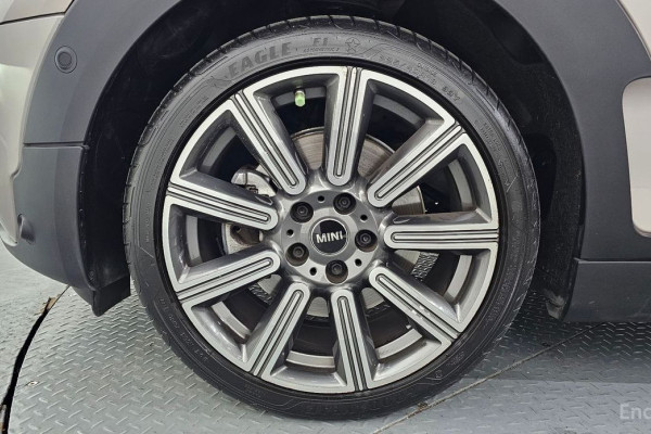 2022 Mini Clubman с пробегом 16 126 км