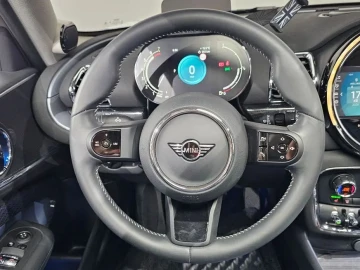2022 Mini Clubman с пробегом 16 126 км