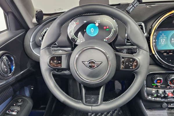 2022 Mini Clubman с пробегом 16 126 км