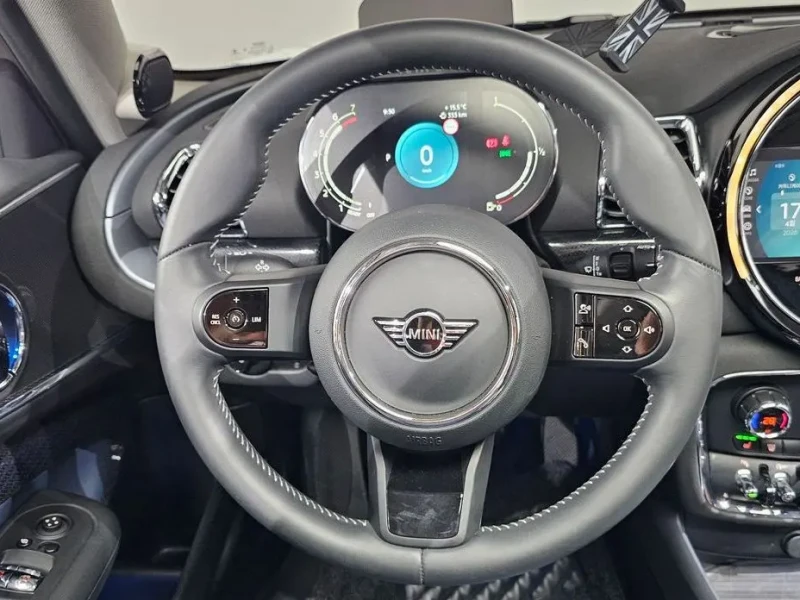 2022 Mini Clubman с пробегом 16 126 км