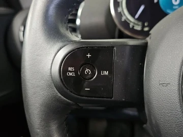 2023 Mini Clubman с пробегом 44 145 км
