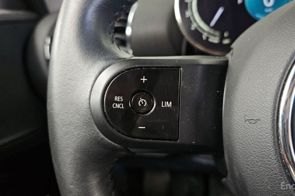 2023 Mini Clubman с пробегом 44 145 км