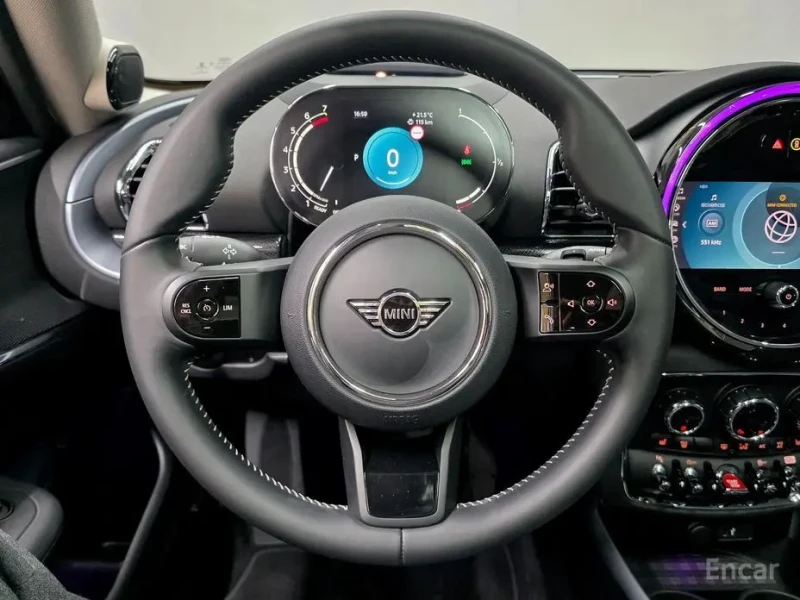 2022 Mini Clubman с пробегом 26 700 км