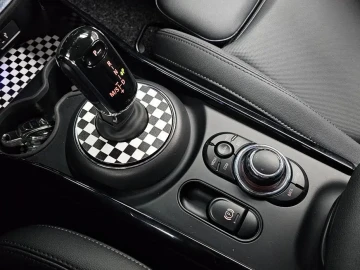 2022 Mini Clubman с пробегом 31 204 км