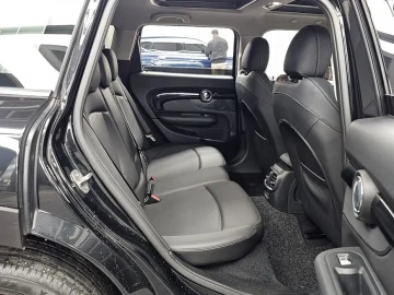 2022 Mini Clubman с пробегом 31 204 км