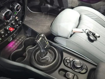 2022 Mini Clubman с пробегом 44 169 км