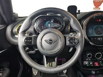 2022 Mini Clubman с пробегом 44 169 км