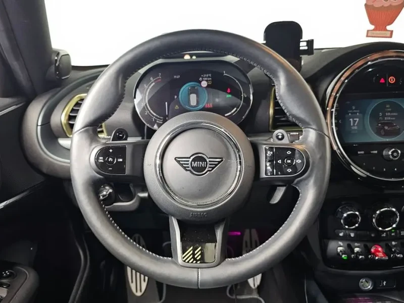 2022 Mini Clubman с пробегом 44 169 км