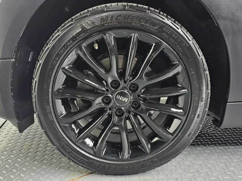 2023 Mini Clubman с пробегом 39 080 км