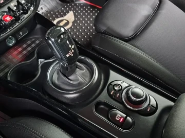 2023 Mini Clubman с пробегом 39 080 км