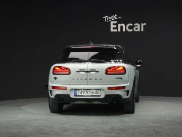 2022 Mini Clubman с пробегом 24 073 км