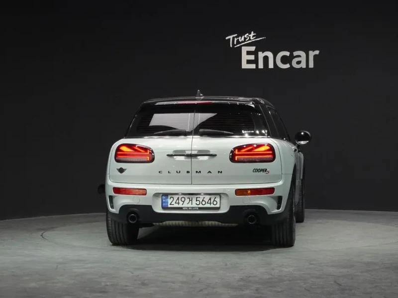 2022 Mini Clubman с пробегом 24 073 км