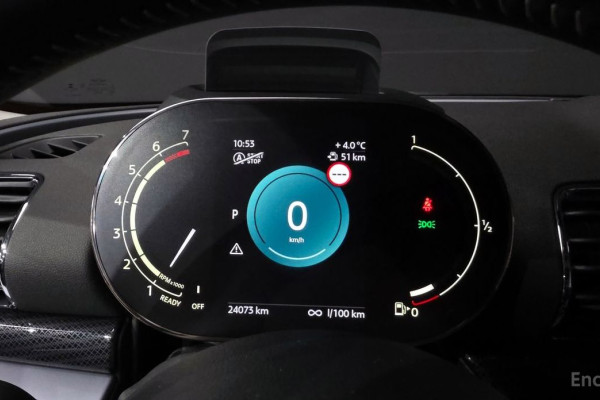 2022 Mini Clubman с пробегом 24 073 км