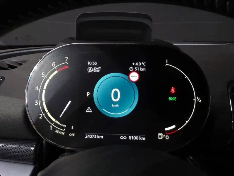 2022 Mini Clubman с пробегом 24 073 км