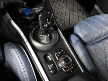 2022 Mini Clubman с пробегом 24 073 км