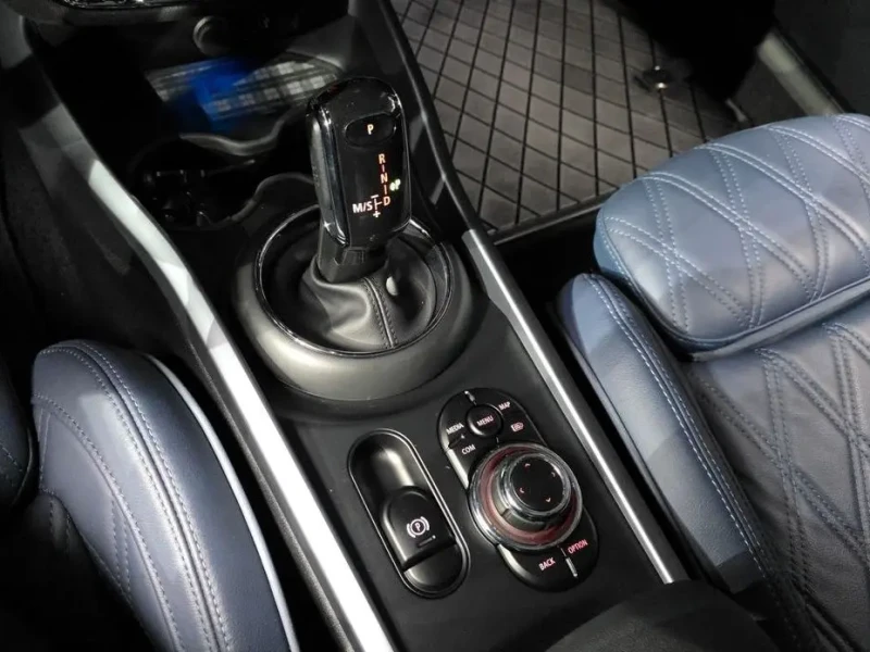 2022 Mini Clubman с пробегом 24 073 км