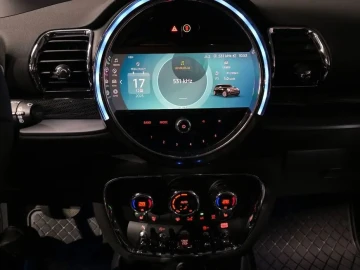 2022 Mini Clubman с пробегом 24 073 км