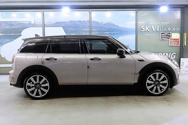 2022 Mini Clubman с пробегом 40 107 км