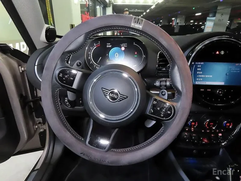 2022 Mini Clubman с пробегом 40 107 км