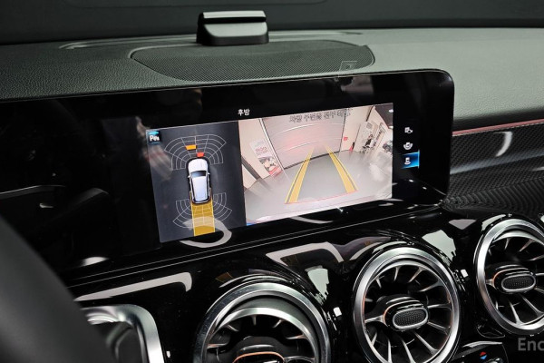 2023 Mercedes-Benz GLB с пробегом 9 718 км