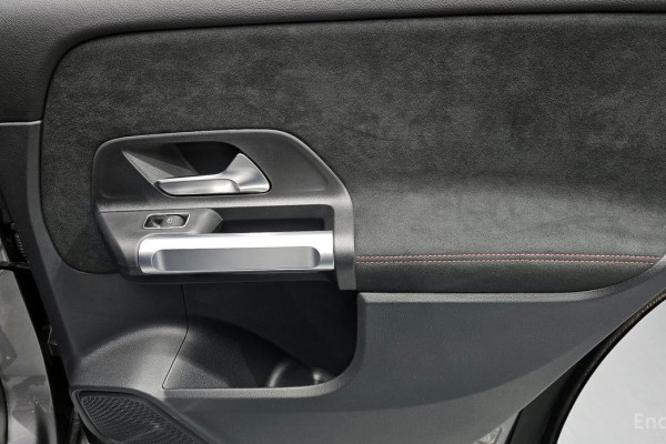 2023 Mercedes-Benz GLB с пробегом 9 718 км