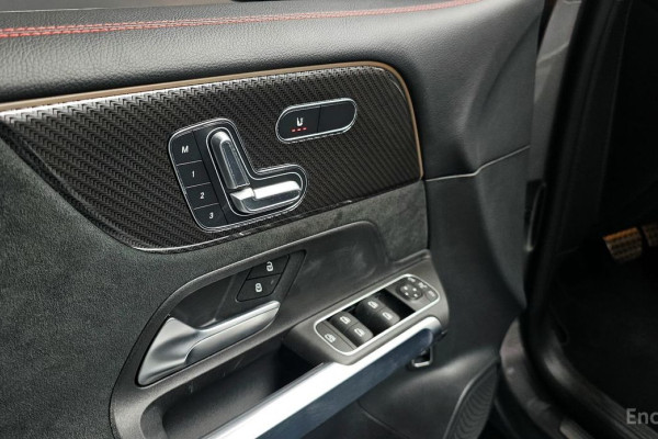 2023 Mercedes-Benz GLB с пробегом 9 718 км