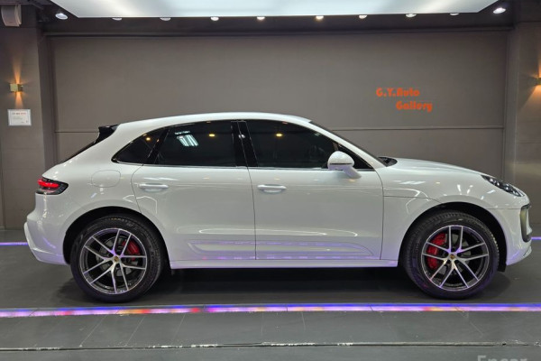 2022 Porsche Macan с пробегом 39 800 км