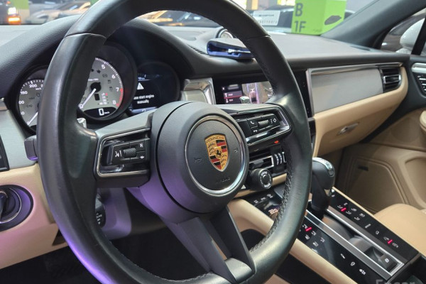 2022 Porsche Macan с пробегом 39 800 км