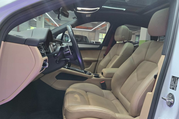 2022 Porsche Macan с пробегом 39 800 км