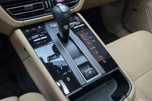 2022 Porsche Macan с пробегом 39 800 км