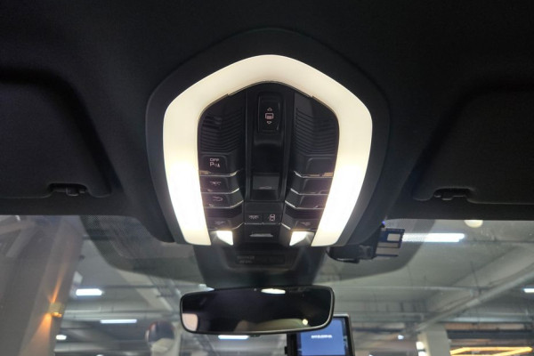 2022 Porsche Macan с пробегом 39 800 км