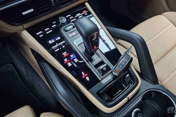 2023 Porsche Cayenne с пробегом 43 302 км