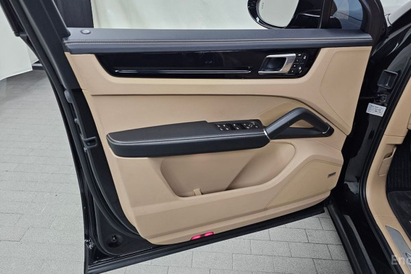 2023 Porsche Cayenne с пробегом 43 302 км