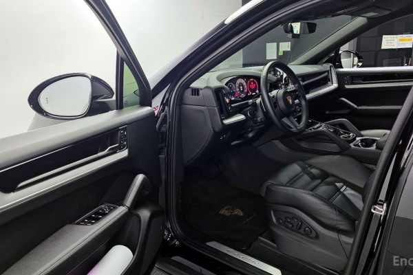 2023 Porsche Cayenne с пробегом 27 929 км