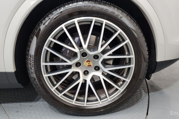 2022 Porsche Cayenne с пробегом 13 672 км