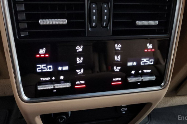 2022 Porsche Cayenne с пробегом 13 672 км