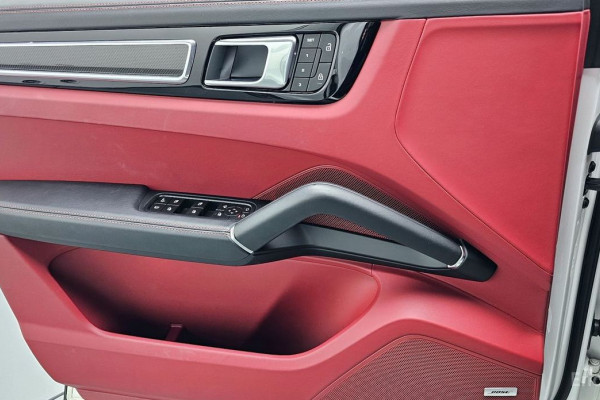 2023 Porsche Cayenne с пробегом 52 624 км