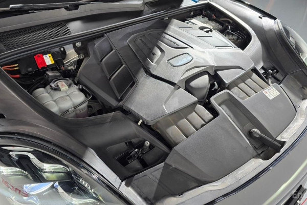 2022 Porsche Cayenne с пробегом 50 226 км