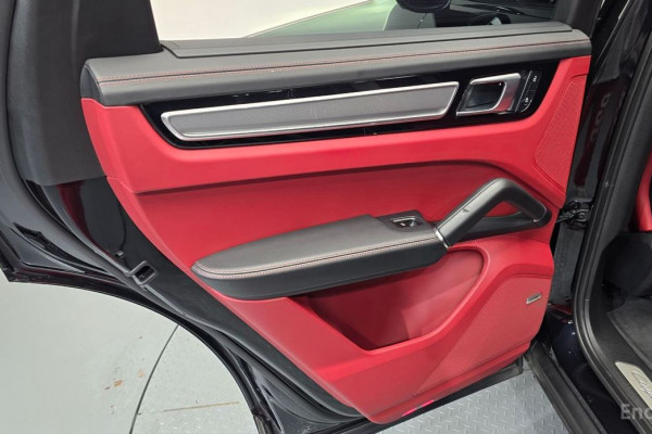 2022 Porsche Cayenne с пробегом 50 226 км