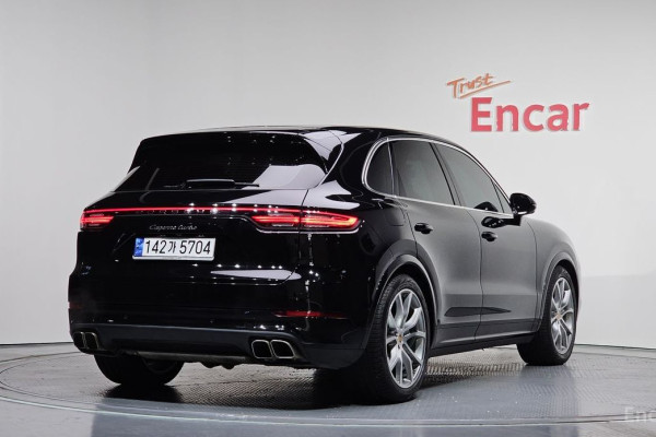 2023 Porsche Cayenne с пробегом 23 940 км