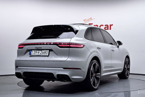 2023 Porsche Cayenne с пробегом 25 388 км