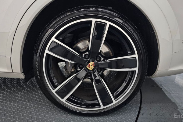 2023 Porsche Cayenne с пробегом 25 388 км