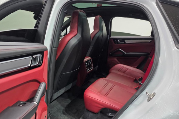 2023 Porsche Cayenne с пробегом 35 822 км