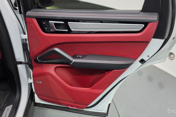 2023 Porsche Cayenne с пробегом 35 822 км