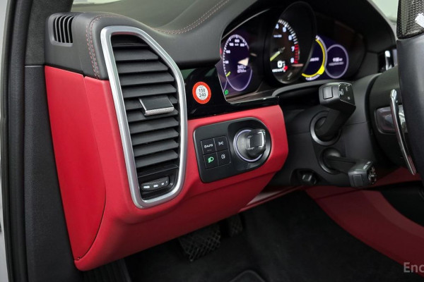 2022 Porsche Cayenne с пробегом 36 402 км