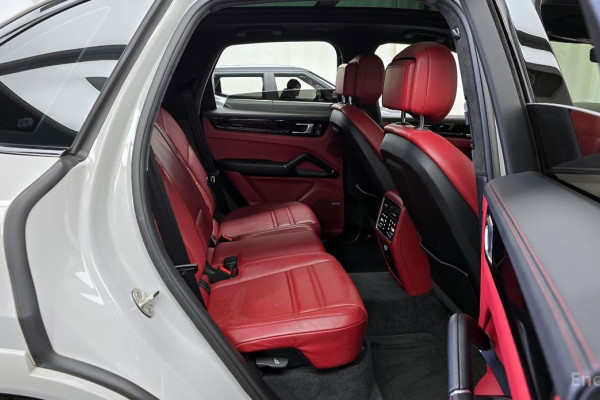2022 Porsche Cayenne с пробегом 36 402 км